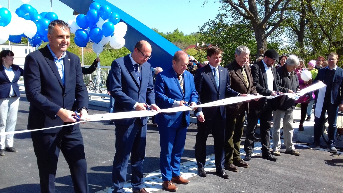 Nový most ve Svinarech otevřen!