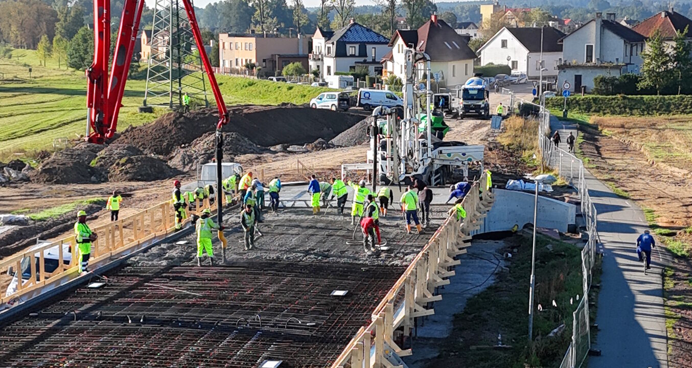 Betonáž mostního tělesa na přeložce II/305 Týniště nad Orlicí – Albrechtice nad Orlicí